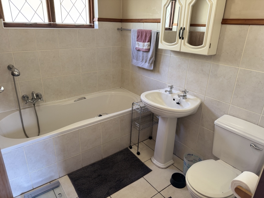 4 Bedroom Property for Sale in Dormehls Drift Western Cape